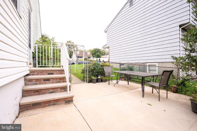 21 PENNINGTON, Colonia, NJ 07067