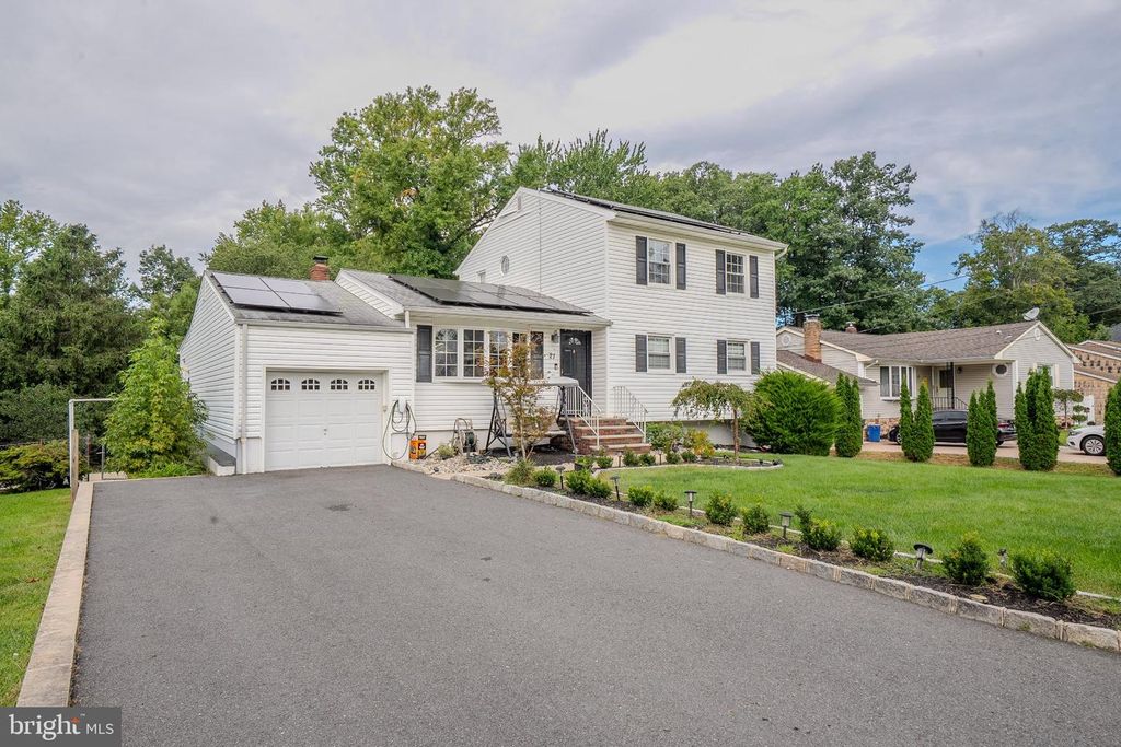 21 PENNINGTON, Colonia, NJ 07067