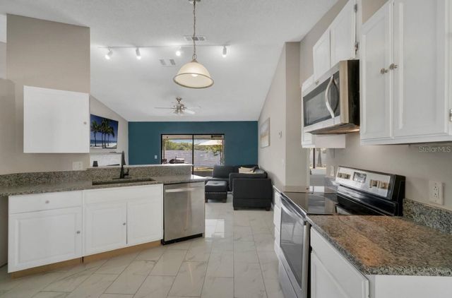 1236 LAMPLIGHTER WAY, Orlando, FL 32818