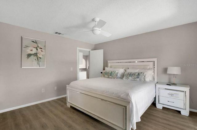 1236 LAMPLIGHTER WAY, Orlando, FL 32818