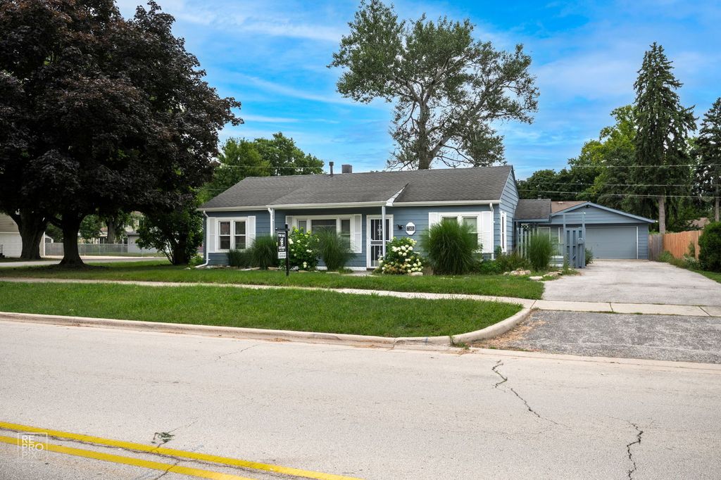 7101 W 115th Street, Worth, IL 60482