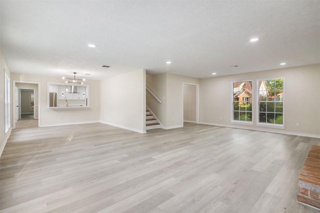 6903 Vinewood Circle, Houston, TX 77088