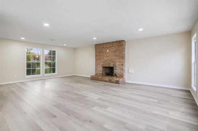 6903 Vinewood Circle, Houston, TX 77088