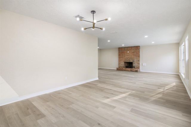 6903 Vinewood Circle, Houston, TX 77088