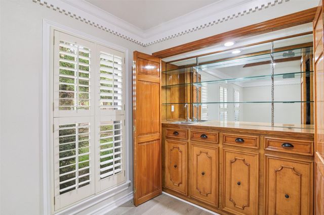 6903 Vinewood Circle, Houston, TX 77088