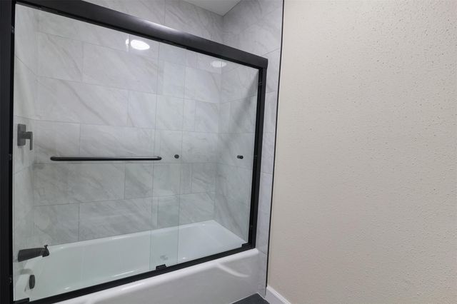 6903 Vinewood Circle, Houston, TX 77088