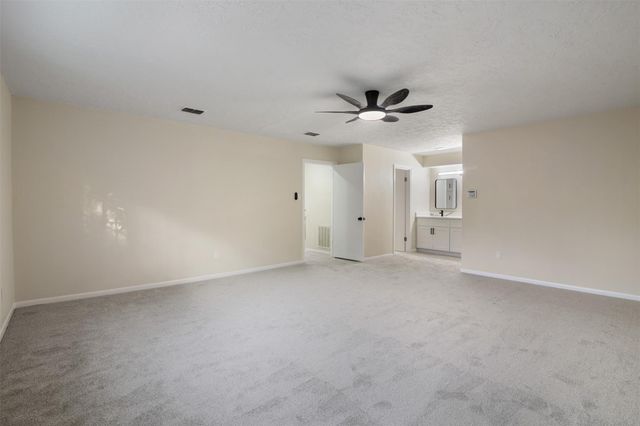 6903 Vinewood Circle, Houston, TX 77088