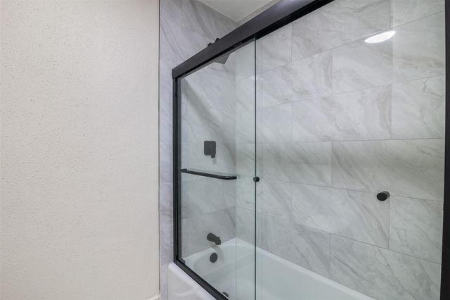 6903 Vinewood Circle, Houston, TX 77088