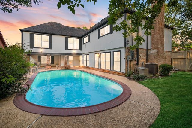 6903 Vinewood Circle, Houston, TX 77088