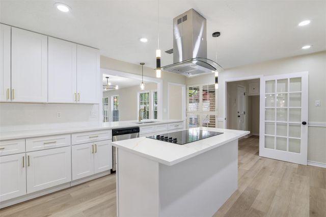 6903 Vinewood Circle, Houston, TX 77088