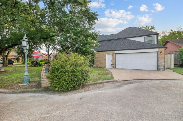 6903 Vinewood Circle, Houston, TX 77088