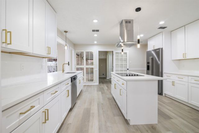 6903 Vinewood Circle, Houston, TX 77088