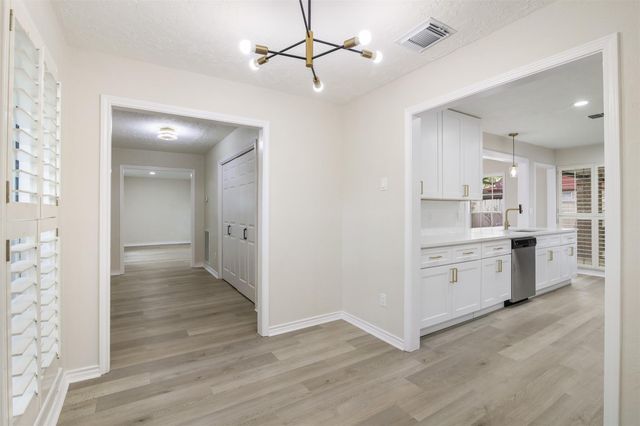 6903 Vinewood Circle, Houston, TX 77088