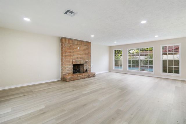 6903 Vinewood Circle, Houston, TX 77088