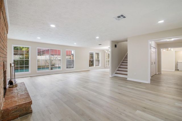 6903 Vinewood Circle, Houston, TX 77088