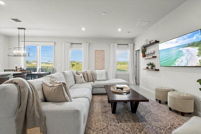 10645 SW Vasari Way, Port St Lucie, FL 34987