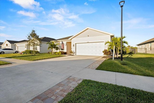 10645 SW Vasari Way, Port St Lucie, FL 34987