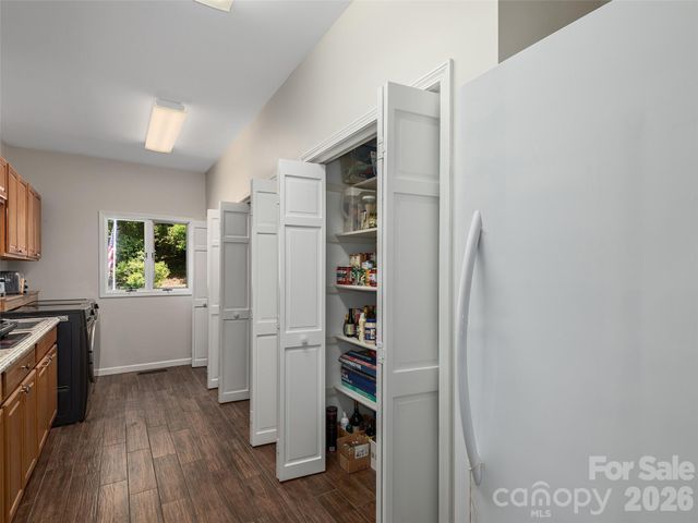 18 Thornapple Drive, Hendersonville, NC 28739