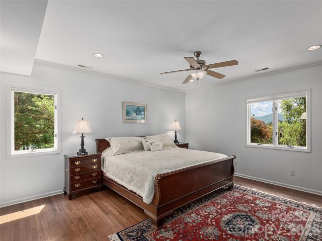 18 Thornapple Drive, Hendersonville, NC 28739