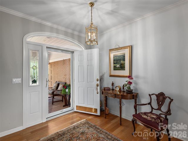 18 Thornapple Drive, Hendersonville, NC 28739