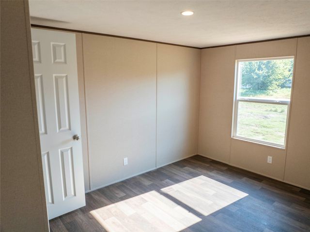 7005 Walden Drive, Joshua, TX 76058