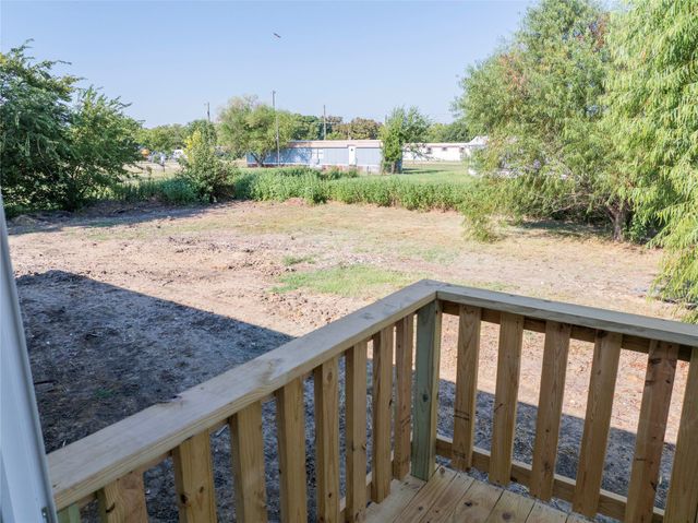 7005 Walden Drive, Joshua, TX 76058