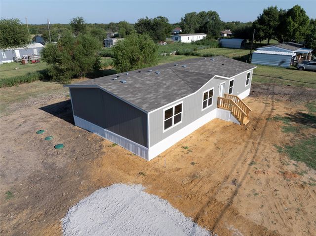 7005 Walden Drive, Joshua, TX 76058