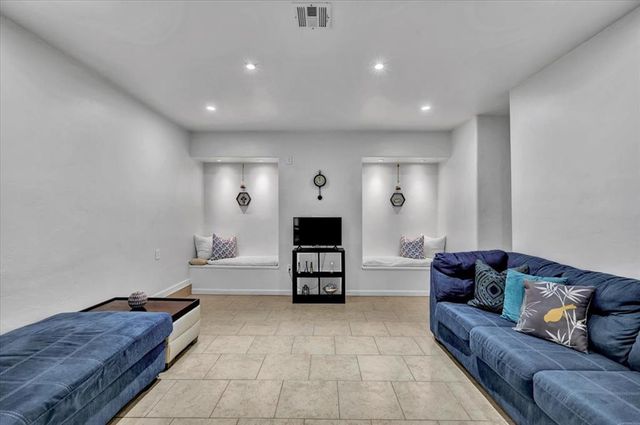 512 English Elm Lane, Norman, OK 73069