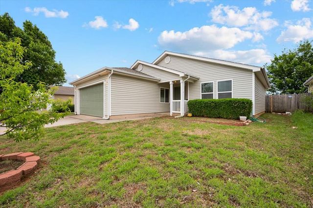 512 English Elm Lane, Norman, OK 73069