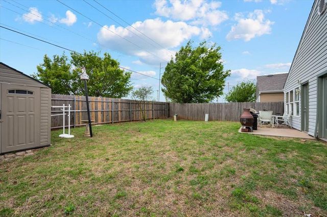 512 English Elm Lane, Norman, OK 73069