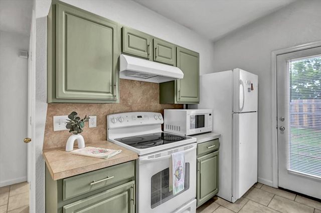 512 English Elm Lane, Norman, OK 73069