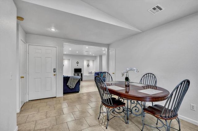 512 English Elm Lane, Norman, OK 73069