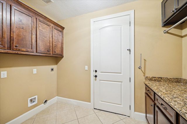 144 Waterstone Drive, Montgomery, TX 77356