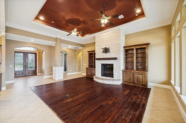 144 Waterstone Drive, Montgomery, TX 77356