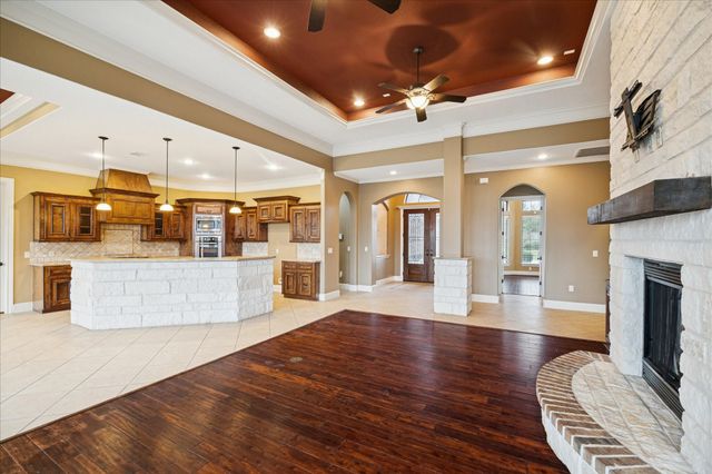 144 Waterstone Drive, Montgomery, TX 77356