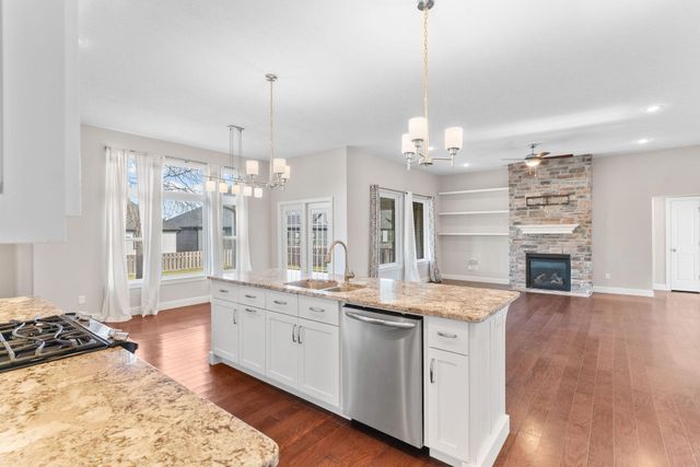 935 E Thorndale Drive, Nixa, MO 65714