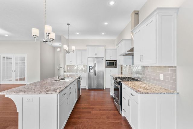 935 E Thorndale Drive, Nixa, MO 65714