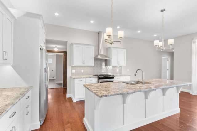 935 E Thorndale Drive, Nixa, MO 65714