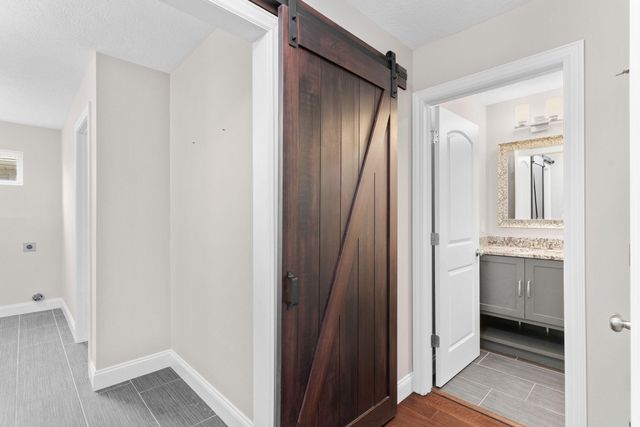 935 E Thorndale Drive, Nixa, MO 65714