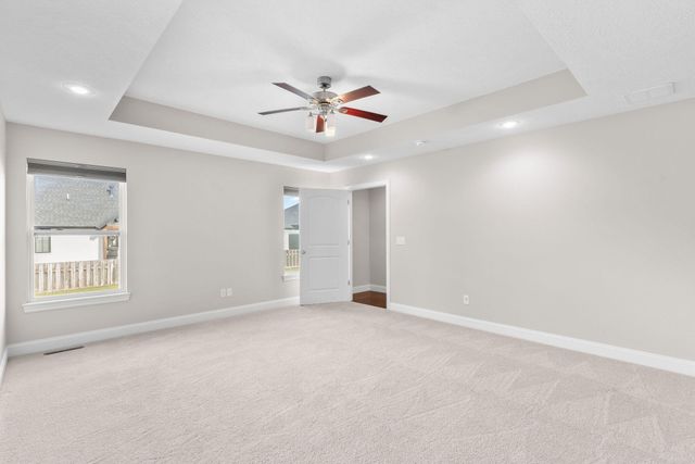 935 E Thorndale Drive, Nixa, MO 65714