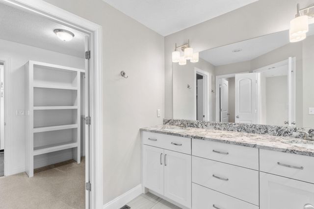 935 E Thorndale Drive, Nixa, MO 65714