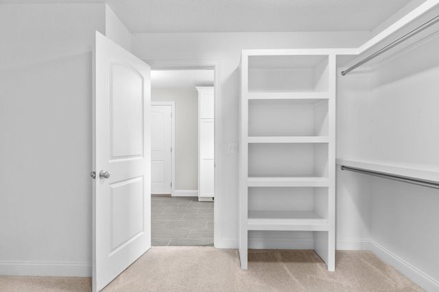 935 E Thorndale Drive, Nixa, MO 65714