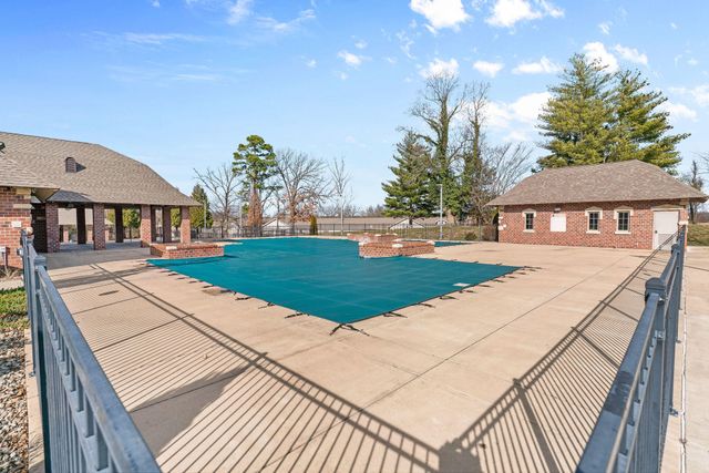 935 E Thorndale Drive, Nixa, MO 65714