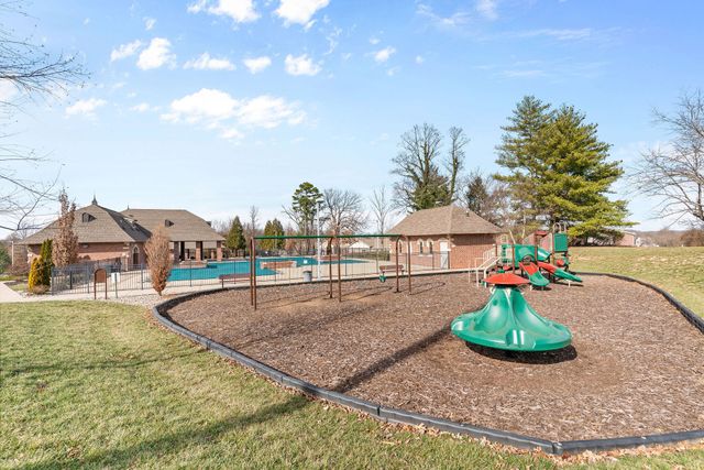 935 E Thorndale Drive, Nixa, MO 65714