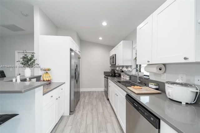 1302 NE 2nd PLACE, Cape Coral, FL 33909