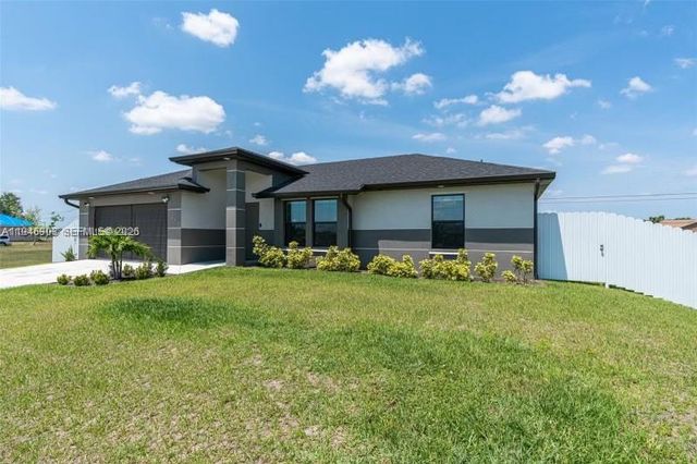 1302 NE 2nd PLACE, Cape Coral, FL 33909