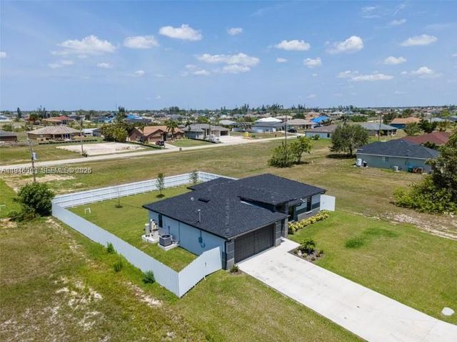 1302 NE 2nd PLACE, Cape Coral, FL 33909