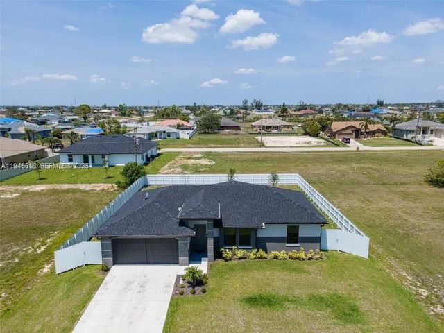 1302 NE 2nd PLACE, Cape Coral, FL 33909
