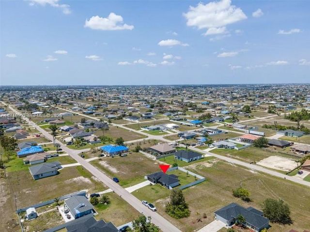 1302 NE 2nd PLACE, Cape Coral, FL 33909