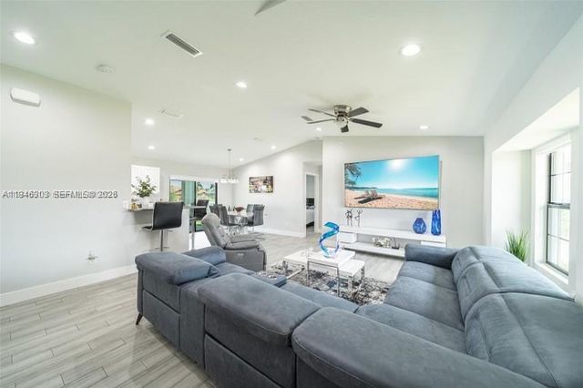 1302 NE 2nd PLACE, Cape Coral, FL 33909